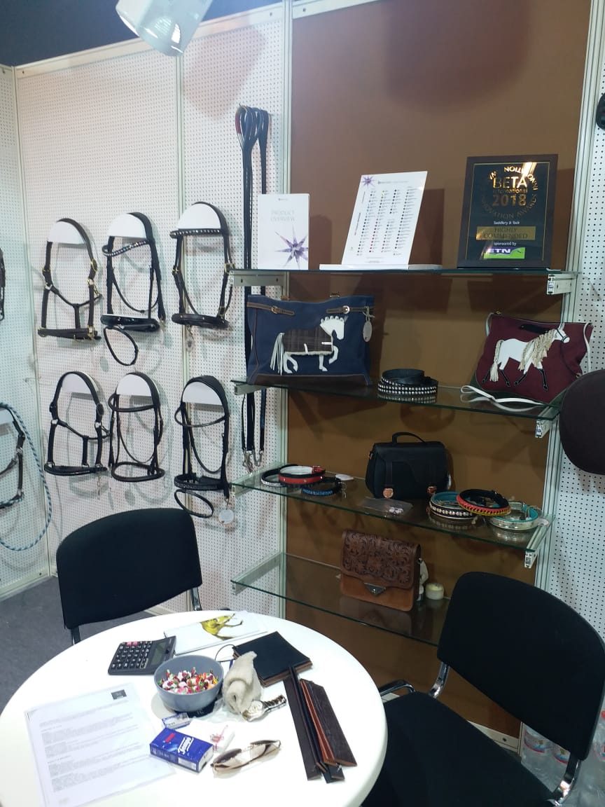 Women's Custom New Summer Lightweight Mesh Equestrian Competition Show Jacket Quick Drying Breathable Horse Riding Clothing